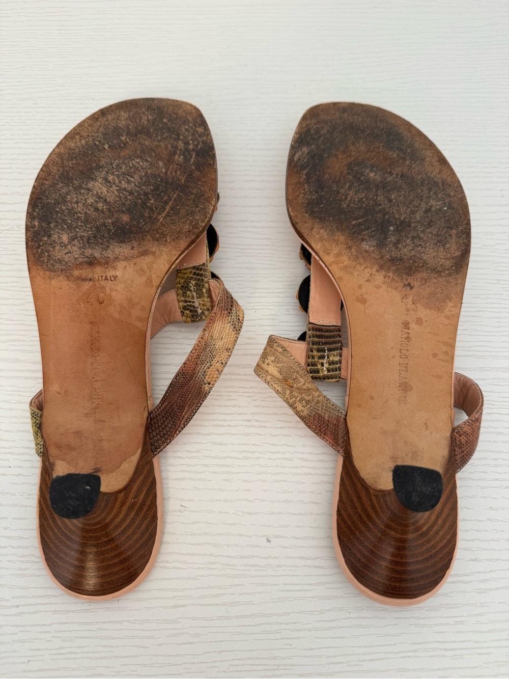Manolo Blahnik Seashell Python Snakeskin Thong Sandal Open Toe Kitten Heels - Picture 8 of 10